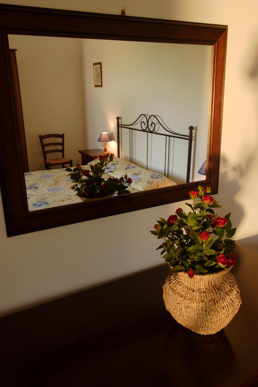 Agriturismo Quattro Pini Кастаньето-Кардуччи Экстерьер фото
