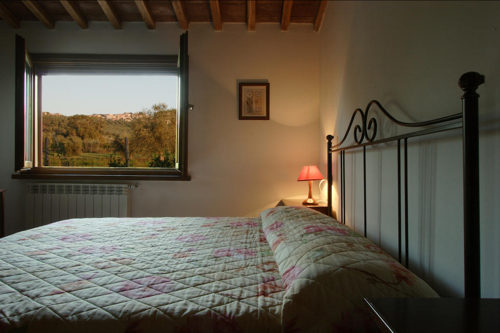 Agriturismo Quattro Pini Кастаньето-Кардуччи Номер фото