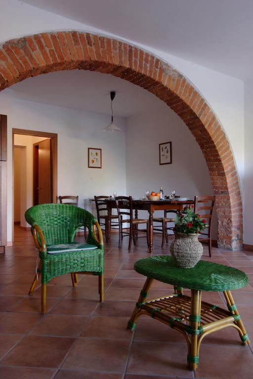 Agriturismo Quattro Pini Кастаньето-Кардуччи Экстерьер фото